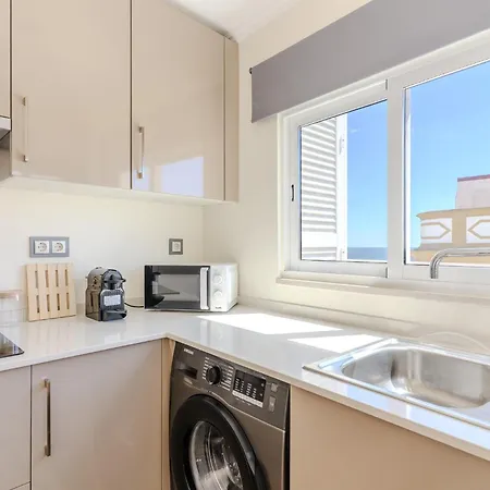 Διαμέρισμα #380 The Sea View Haven *